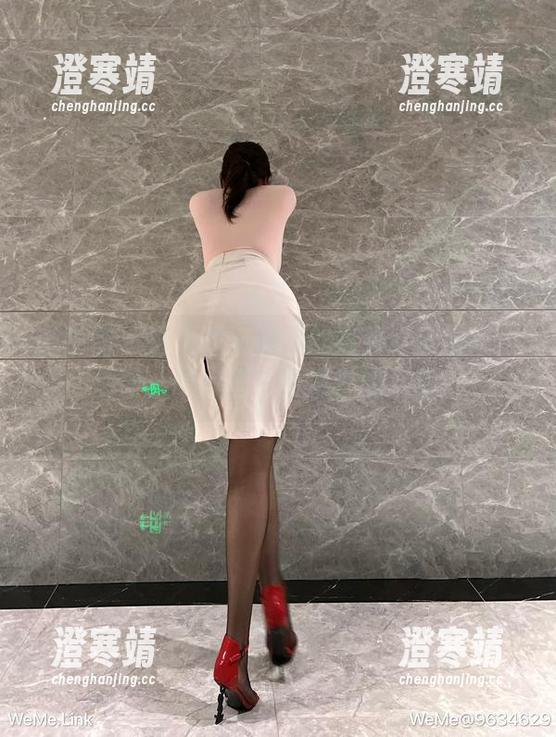 迷人的五姨太 微密圈 - 迷人的五姨太的高跟鞋大冒险:别问,网盘里有更精彩的合集!
