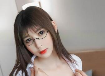 在免费图册里，雯粥粥与蕾姆睡衣的故事，转瞬即逝但值得回味