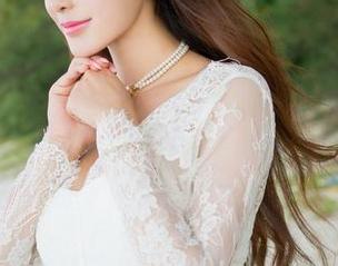 青豆客 – 徐妍馨Mandy的灰丝写真：这不仅仅是图集，还是情感的共鸣吗？