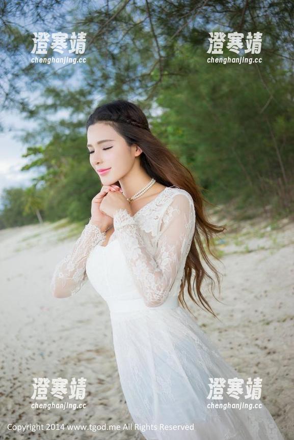 青豆客 - 徐妍馨Mandy的灰丝写真：这不仅仅是图集，还是情感的共鸣吗？