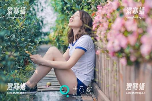 青豆客 - 战姝羽Zina与白裙：套图分享，瞬间让人爱上这个季节！