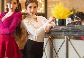 青豆客 – 看到蛋蛋酱的礼服，原图瞬间就想收藏，下载简直太不自觉了！