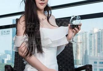 青豆客 – 原图在线，赵伊彤的连衣裙——是不是又要上热搜了？