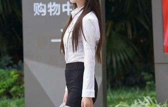 魔镜街拍 – 婷婷的肉丝圣诞狂欢——谁还记得寒风？高清照片送你暖意满满！