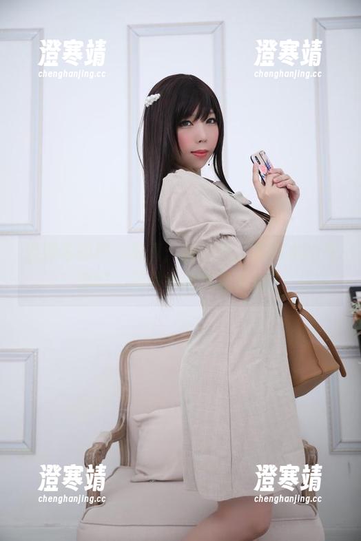 鹿野希的校园写真：我在想，是书本的气息好，还是她的气息更撩？